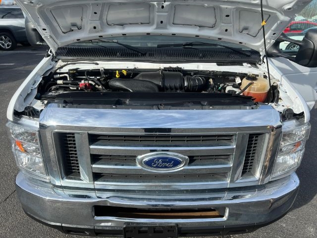 Ford E-Series Cutaway E-350 DRW 138" WB 2017