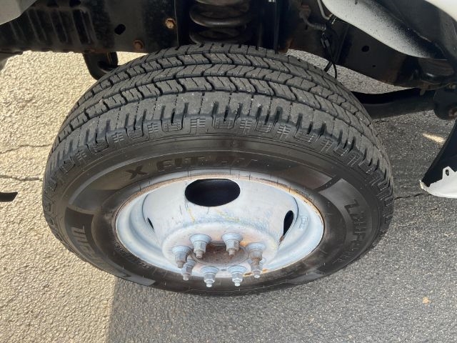 Ford E-Series Cutaway E-350 DRW 138" WB 2017