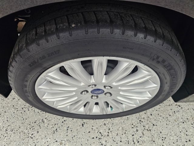 Ford Fusion 4dr Sdn SE Hybrid FWD 2013