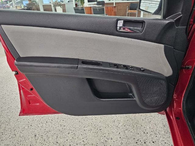 Nissan Sentra 4dr Sdn I4 CVT 2.0 S 2012