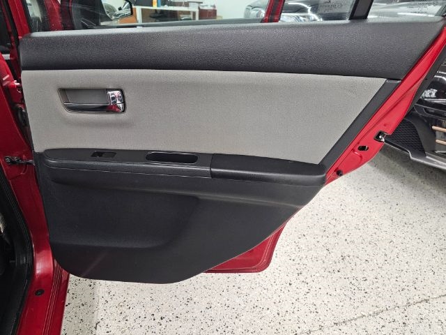 Nissan Sentra 4dr Sdn I4 CVT 2.0 S 2012