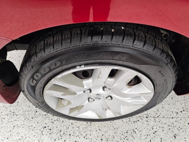 Nissan Sentra 4dr Sdn I4 CVT 2.0 S 2012