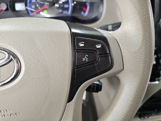 Toyota Sienna 5dr 8-Pass Van V6 LE FWD (Natl) 2014