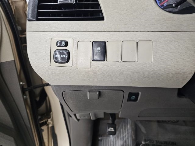 Toyota Sienna 5dr 8-Pass Van V6 LE FWD (Natl) 2014