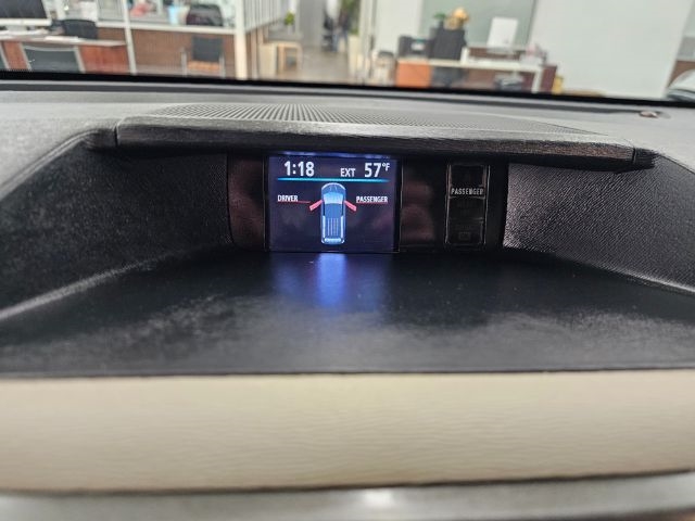 Toyota Sienna 5dr 8-Pass Van V6 LE FWD (Natl) 2014