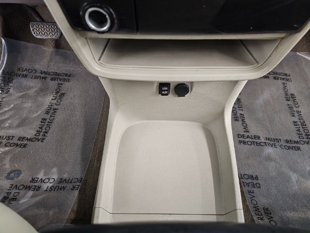 Toyota Sienna 5dr 8-Pass Van V6 LE FWD (Natl) 2014