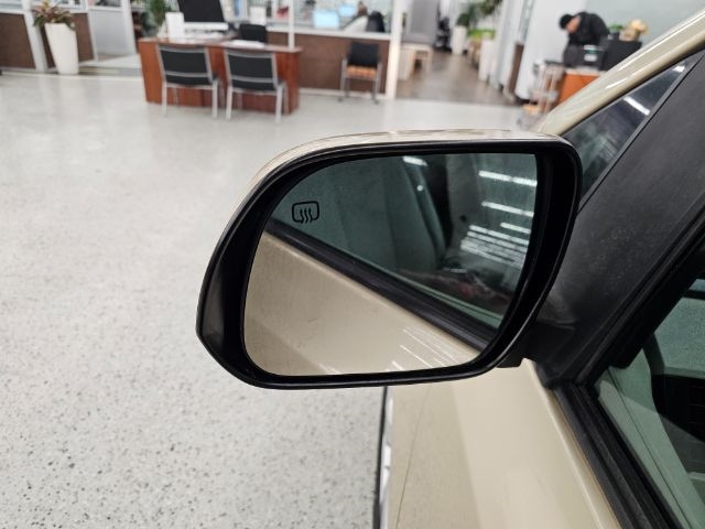 Toyota Sienna 5dr 8-Pass Van V6 LE FWD (Natl) 2014