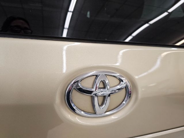 Toyota Sienna 5dr 8-Pass Van V6 LE FWD (Natl) 2014