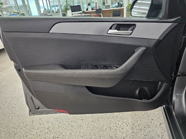 Hyundai Sonata SE 2.4L 2018