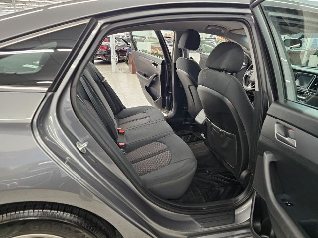 Hyundai Sonata SE 2.4L 2018