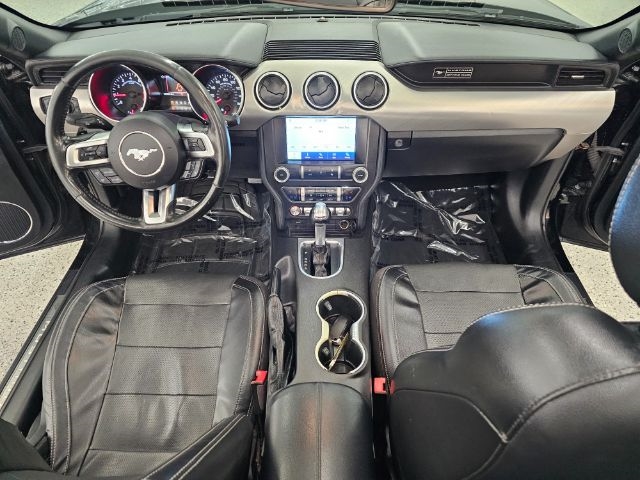 Ford Mustang EcoBoost Convertible 2020