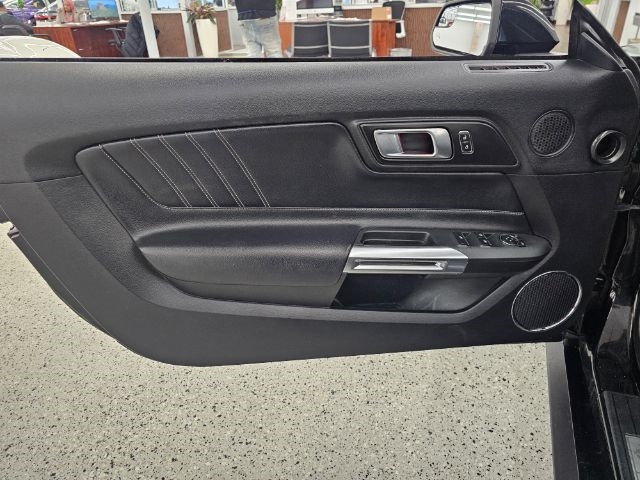 Ford Mustang EcoBoost Convertible 2020