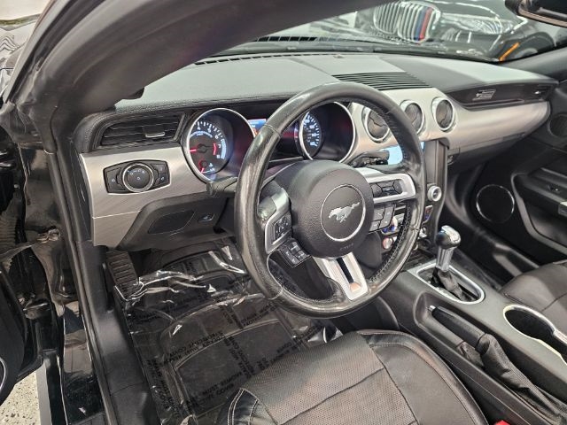 Ford Mustang EcoBoost Convertible 2020