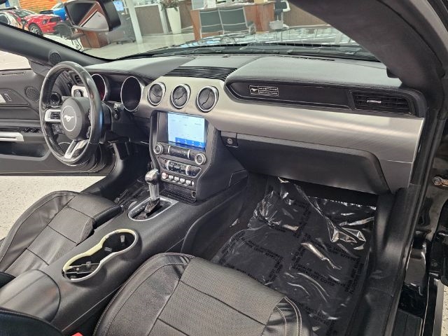 Ford Mustang EcoBoost Convertible 2020