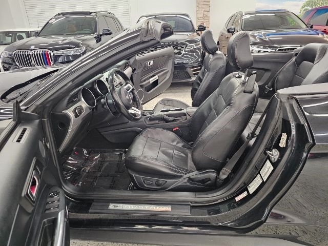 Ford Mustang EcoBoost Convertible 2020