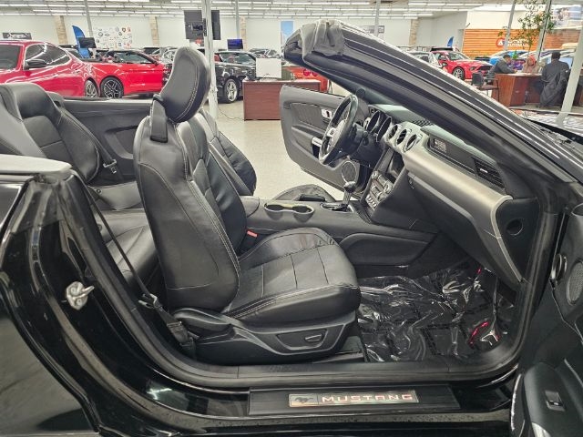 Ford Mustang EcoBoost Convertible 2020