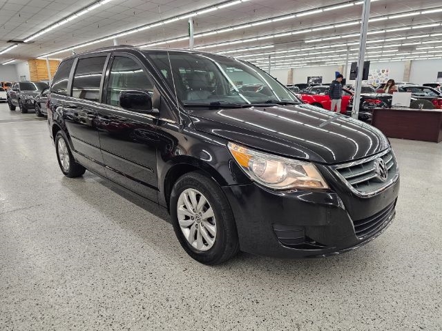 Volkswagen Routan 4dr Wgn SE w/RSE & Navigation 2013