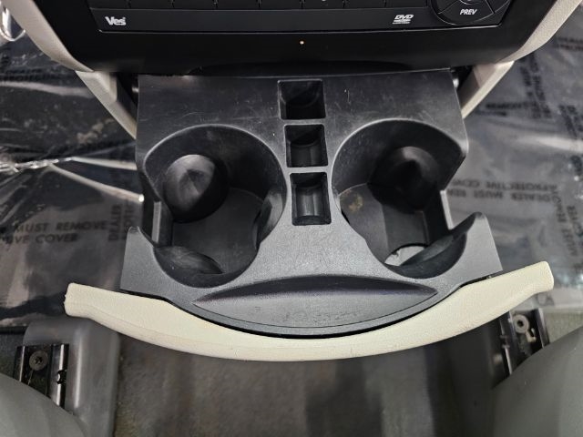 Volkswagen Routan 4dr Wgn SE w/RSE & Navigation 2013