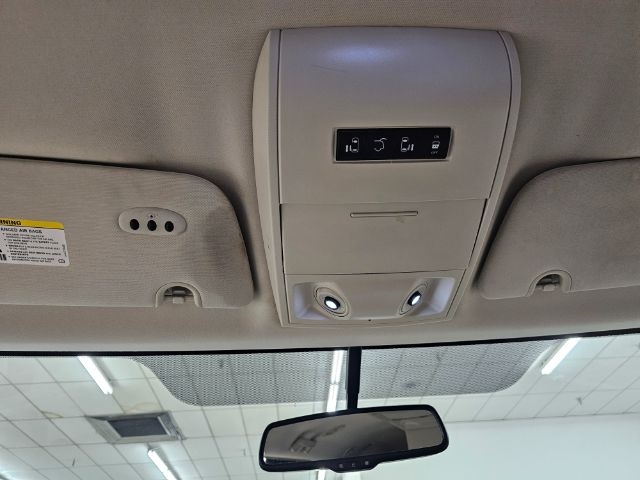 Volkswagen Routan 4dr Wgn SE w/RSE & Navigation 2013