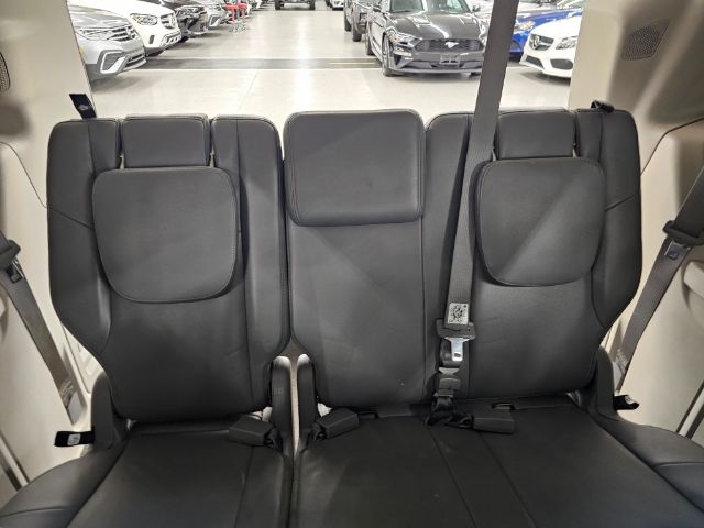 Volkswagen Routan 4dr Wgn SE w/RSE & Navigation 2013