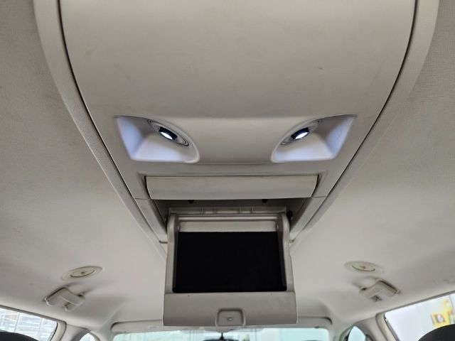 Volkswagen Routan 4dr Wgn SE w/RSE & Navigation 2013