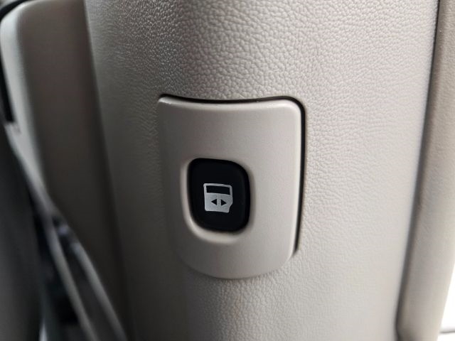 Volkswagen Routan 4dr Wgn SE w/RSE & Navigation 2013