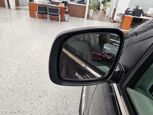 Volkswagen Routan 4dr Wgn SE w/RSE & Navigation 2013