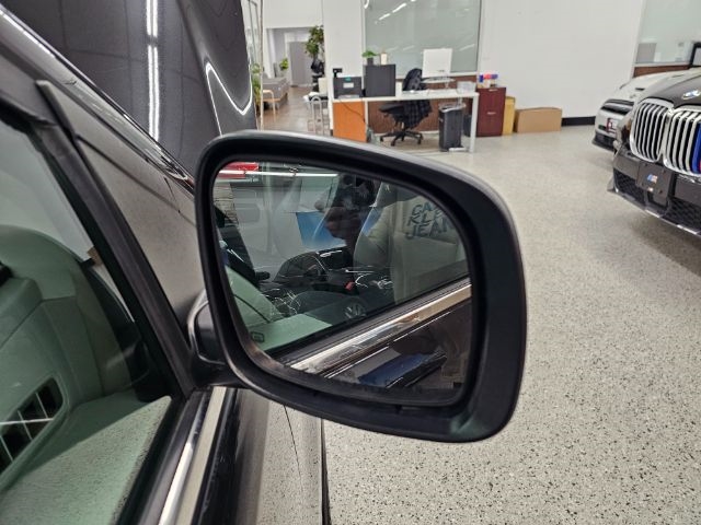 Volkswagen Routan 4dr Wgn SE w/RSE & Navigation 2013