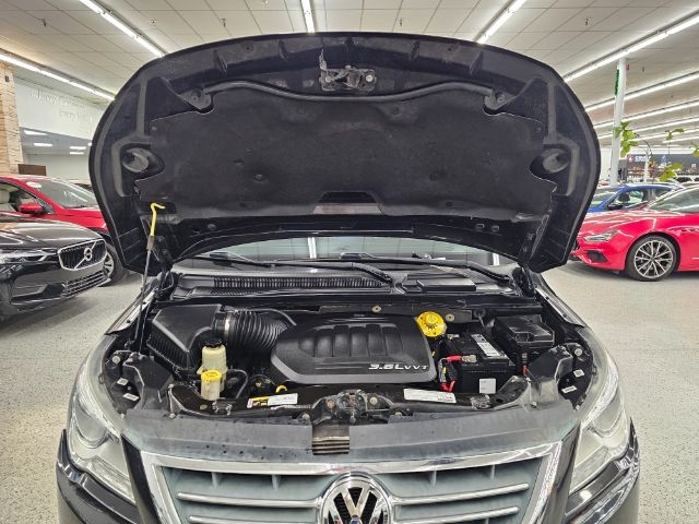 Volkswagen Routan 4dr Wgn SE w/RSE & Navigation 2013