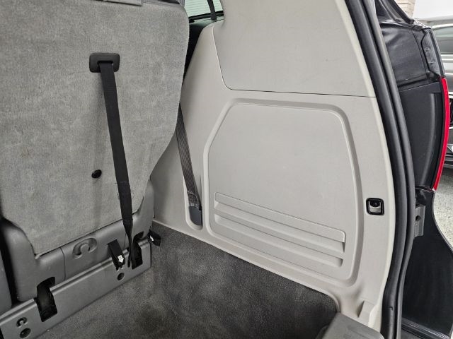 Volkswagen Routan 4dr Wgn SE w/RSE & Navigation 2013