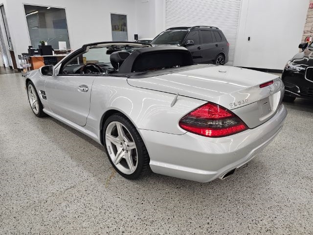 Mercedes-Benz SL-Class 2dr Roadster SL 550 2011