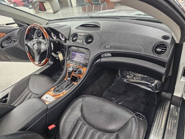 Mercedes-Benz SL-Class 2dr Roadster SL 550 2011