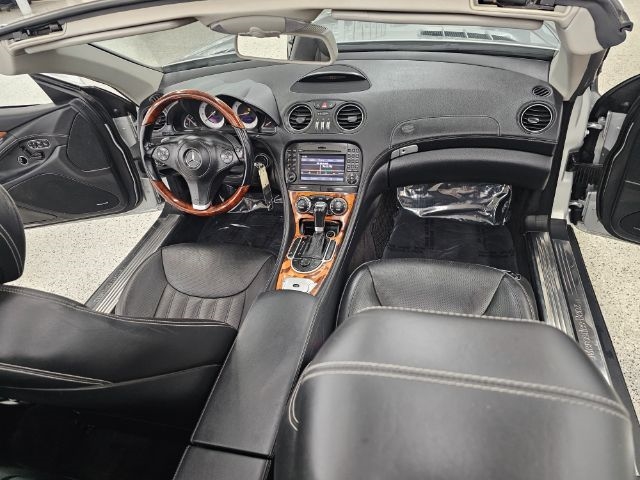 Mercedes-Benz SL-Class 2dr Roadster SL 550 2011