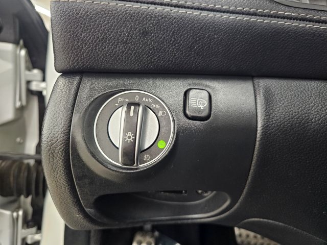 Mercedes-Benz SL-Class 2dr Roadster SL 550 2011