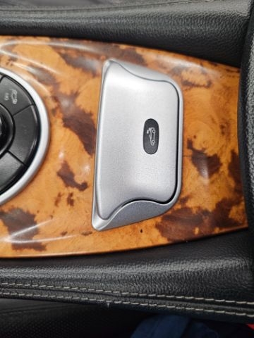 Mercedes-Benz SL-Class 2dr Roadster SL 550 2011