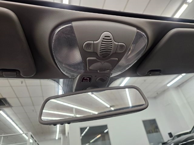 Mercedes-Benz SL-Class 2dr Roadster SL 550 2011