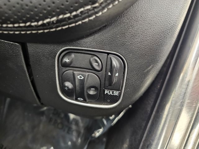 Mercedes-Benz SL-Class 2dr Roadster SL 550 2011