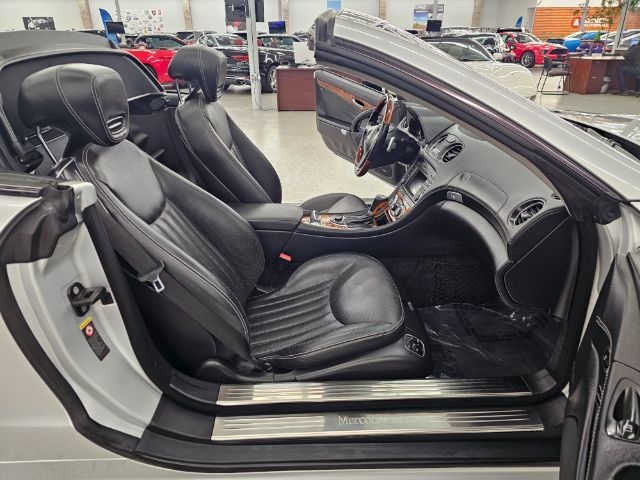 Mercedes-Benz SL-Class 2dr Roadster SL 550 2011