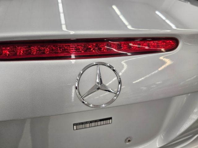 Mercedes-Benz SL-Class 2dr Roadster SL 550 2011