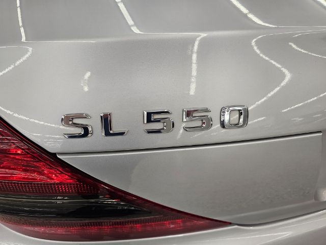 Mercedes-Benz SL-Class 2dr Roadster SL 550 2011