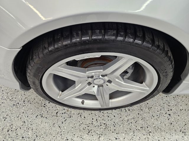 Mercedes-Benz SL-Class 2dr Roadster SL 550 2011