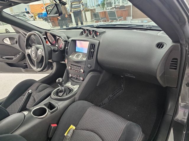 Nissan 370Z Coupe Sport Tech Manual 2017