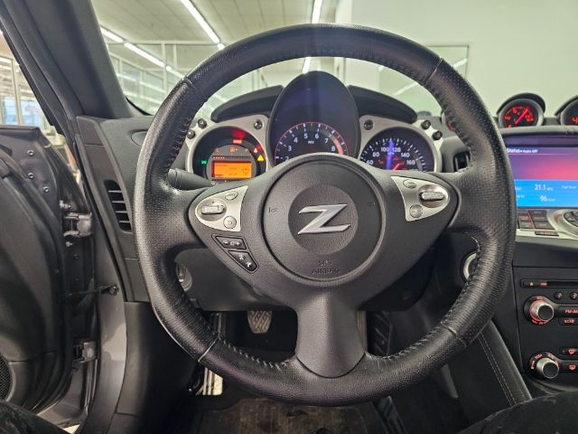 Nissan 370Z Coupe Sport Tech Manual 2017