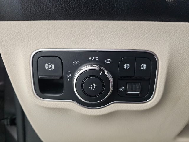 Mercedes-Benz GLB GLB 250 4MATIC SUV 2022