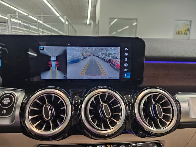 Mercedes-Benz GLB GLB 250 4MATIC SUV 2022