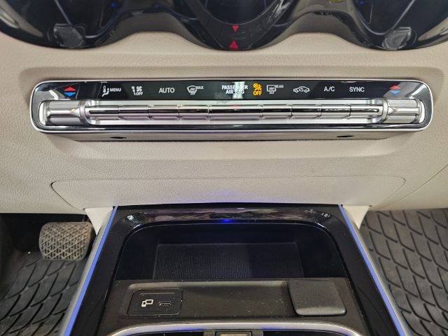 Mercedes-Benz GLB GLB 250 4MATIC SUV 2022