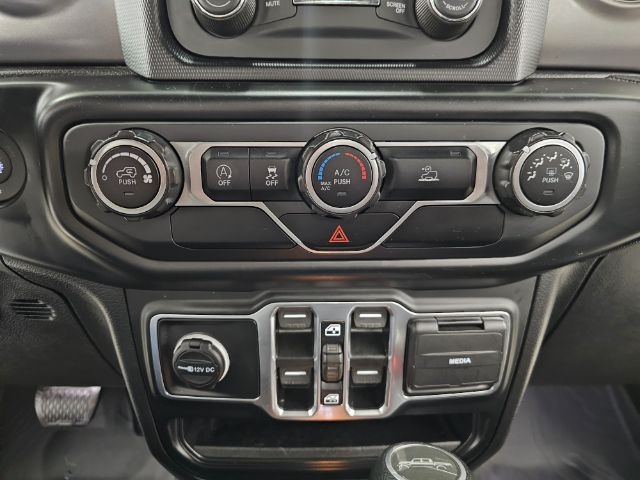 Jeep Gladiator Willys 4x4 2021