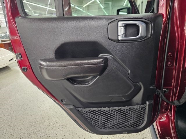 Jeep Gladiator Willys 4x4 2021