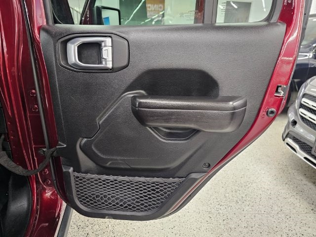 Jeep Gladiator Willys 4x4 2021