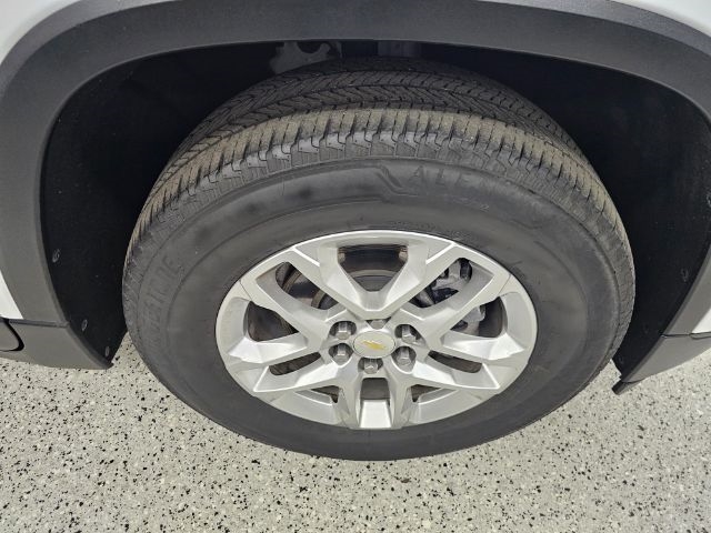 Chevrolet Traverse AWD 4dr LS w/1FL 2021